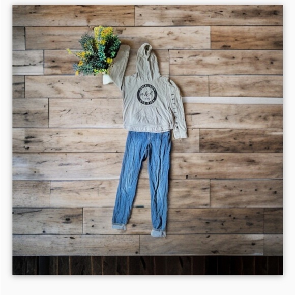 Girls 2pc bundle -sz 10-12- Levi jegging-AF hoody glitter logo-great shape ! ☀️ - Picture 12 of 12